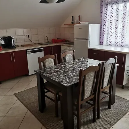 Amaal Apartment